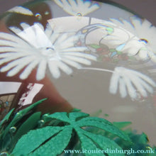 Load image into Gallery viewer, Scottish Caithness Glass Paperweight: Wildflower Collection Issue 2006 Daisies
