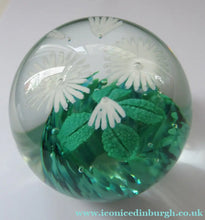 Load image into Gallery viewer, Scottish Caithness Glass Paperweight: Wildflower Collection Issue 2006 Daisies
