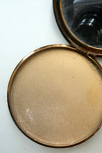 Load image into Gallery viewer, Pretty 1950s Vintage Powder Compact with Tapestry Petit Point Lid. Made by STRATTON
