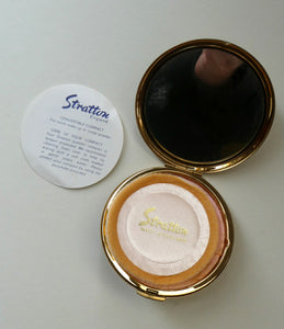 Vintage 1960s Stratton POWDER COMPACT with a Carpet of Flowers and Gold Tone Background