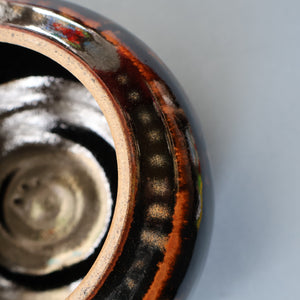 STUDIO POTTERY. Keith Smith: Squat Lidded Bowl or Pot with Mottled / Tiger Stripe Decoration