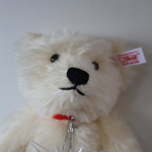 Load image into Gallery viewer, BOXED: Highly Collectable Vintage 2005 SWAROVSKI STEIFF BEAR with Christmas Crysal Star Pendant (668401)
