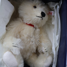 Load image into Gallery viewer, BOXED: Highly Collectable Vintage 2005 SWAROVSKI STEIFF BEAR with Christmas Crysal Star Pendant (668401)
