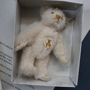 BOXED Collectable Miniature Steiff Club Membership Gift 2008. White Alpaca Bear with Certificate (420832)