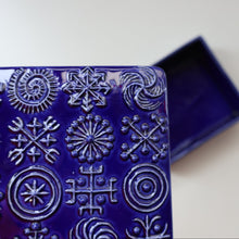 Load image into Gallery viewer, Vintage PORTMEIRION Glossy Blue TOTEM Ceramic Lidded Box or Butter Dish

