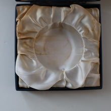 Load image into Gallery viewer, EARLY 1972 Caithness Paperweight SUNFLOWER. Designed by Colin Terris. Limited edition 500
