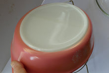Load image into Gallery viewer, Pyrex Casserole Dish and Stand Pink Daisy 1950s Original Box
