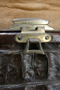 1940s / 1950s Vintage Genuine Hornback Alligator Handbag with Head and Legs