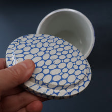 Load image into Gallery viewer, Highly Collectable 1930s Mailing Pottery Blue COBBLESTONE Lidded Storage Canister: LENTILS
