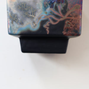 SCOTTISH POTTERY. 1980s Margery Clinton Cube Shape Footed Pot with Fine Lustre Glazes