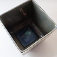 Load image into Gallery viewer, SCOTTISH POTTERY. 1980s Margery Clinton Cube Shape Footed Pot with Fine Lustre Glazes
