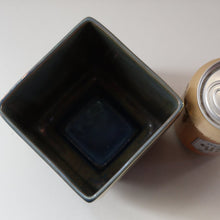 Load image into Gallery viewer, SCOTTISH POTTERY. 1980s Margery Clinton Cube Shape Footed Pot with Fine Lustre Glazes
