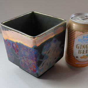 SCOTTISH POTTERY. 1980s Margery Clinton Cube Shape Footed Pot with Fine Lustre Glazes