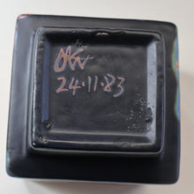 Load image into Gallery viewer, SCOTTISH POTTERY. 1980s Margery Clinton Cube Shape Footed Pot with Fine Lustre Glazes
