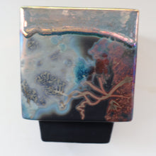 Load image into Gallery viewer, SCOTTISH POTTERY. 1980s Margery Clinton Cube Shape Footed Pot with Fine Lustre Glazes
