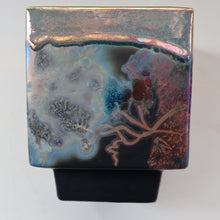 Load image into Gallery viewer, SCOTTISH POTTERY. 1980s Margery Clinton Cube Shape Footed Pot with Fine Lustre Glazes
