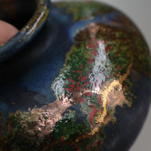 STUDIO POTTERY. Collectable 1980s Squat Vase with Stunning Lustre Glazes by Tony Laverick (b.1961). SIGNED