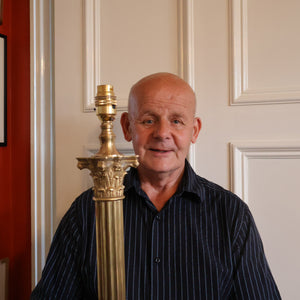 LARGE VINTAGE Brass Column Lamp with Stepped Plinth Base & Corinthian Capital. WORKING