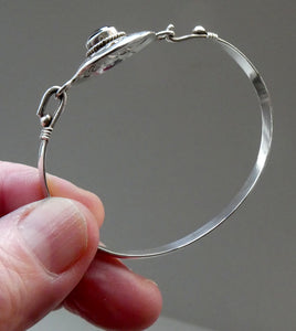 1970s Silver (925) Bracelet with Art Nouveau Style Round Shield Decoration and Hook Clasp