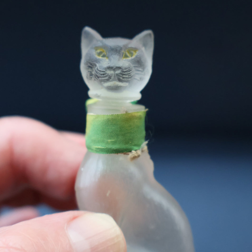 Delightful 1920s CUSSONS Miniature Cat Perfume Bottle or Flacon. 3 inches in height