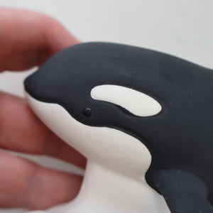 Vintage 1970s Scottish HIGHBANK PORCELAIN (Lochgilphead). Pair of Orcas or Killer Whales