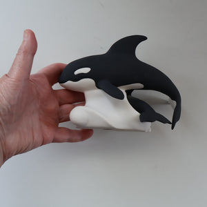Vintage 1970s Scottish HIGHBANK PORCELAIN (Lochgilphead). Pair of Orcas or Killer Whales
