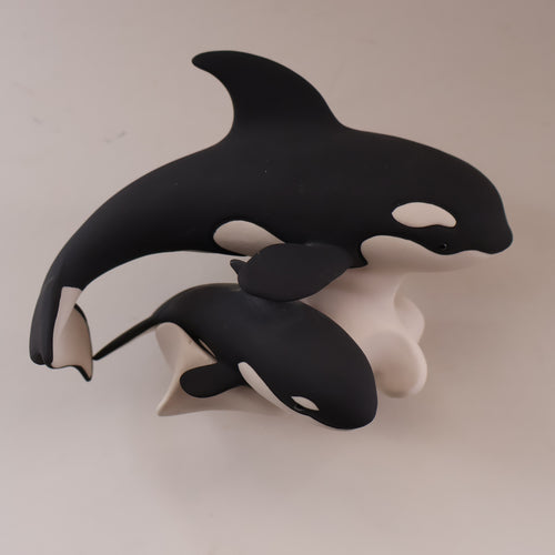 Vintage 1970s Scottish HIGHBANK PORCELAIN (Lochgilphead). Pair of Orcas or Killer Whales