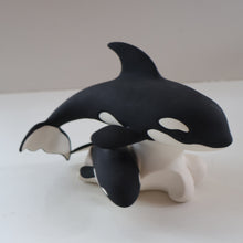 Load image into Gallery viewer, Vintage 1970s Scottish HIGHBANK PORCELAIN (Lochgilphead). Pair of Orcas or Killer Whales
