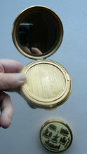 Load image into Gallery viewer, Vintage 1960s Powder Compact. Famous London Tourist Sites . Marked Kigu

