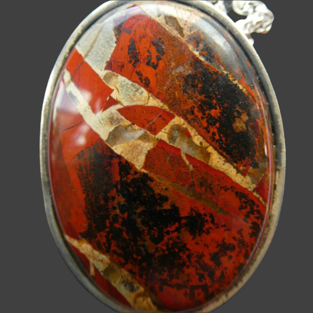 Stylish Oval HALLMARKED SILVER & Agate Pendant (London 1976)