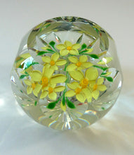 Load image into Gallery viewer, COLIN TERRIS 1994 Limited Edition Caithness Glass Paperweight. Narcissus Daffodil Design
