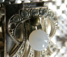 Load image into Gallery viewer, Glittery Vintage SILVER Glomesh Disco Evening Clutch Bag or Purse. Fancy Diamante Clasp Detail
