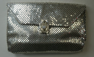 Glittery Vintage SILVER Glomesh Disco Evening Clutch Bag or Purse. Fancy Diamante Clasp Detail