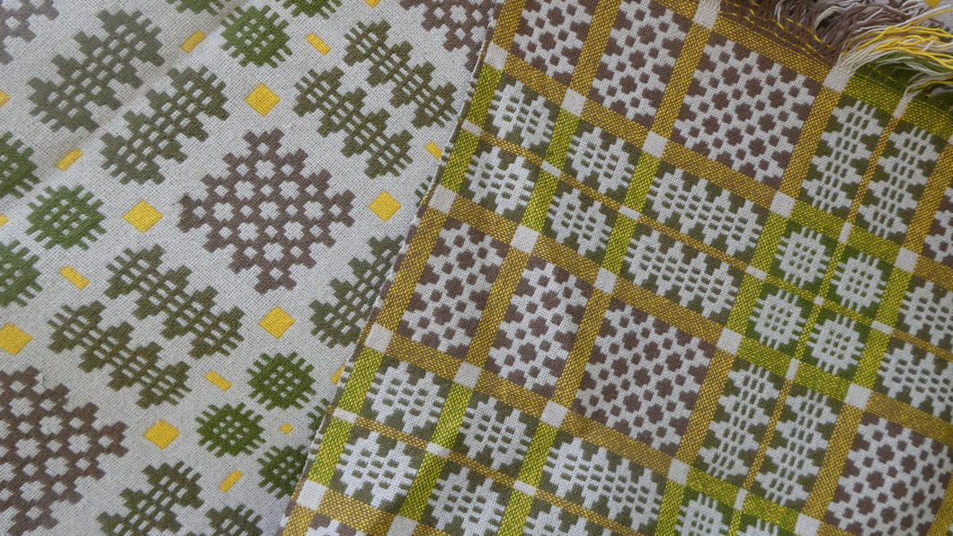 Vintage 1960s / 1970s Welsh Wool Blanket. Excellent Condition with No Damages