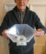 Load image into Gallery viewer, LARGE 1930s Art Deco ETLING Glass Decorative Bowl or Vase. Hexagonal Shape with Cute  
