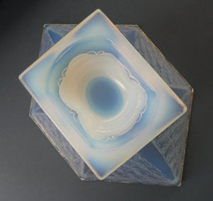 LARGE 1930s Art Deco ETLING Glass Decorative Bowl or Vase. Hexagonal Shape with Cute  
