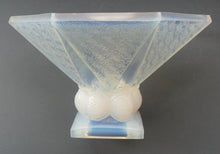 Load image into Gallery viewer, LARGE 1930s Art Deco ETLING Glass Decorative Bowl or Vase. Hexagonal Shape with Cute  

