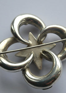 1880s SCOTTISH SILVER: Victorian Quatrefoil Shape and Raised Star Brooch with Inset Specimen Agates