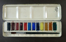 Load image into Gallery viewer, Vintage 1950s WINDSOR &amp; NEWTON Metal Watercolour Box with 12 Full Paint Pans. Original Retail Box
