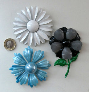 JOB LOT. Three Vintage Metal Painted LARGE Size Daisy Brooches