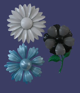 JOB LOT. Three Vintage Metal Painted LARGE Size Daisy Brooches