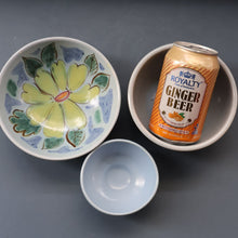 Load image into Gallery viewer,  1950s BUCHAN Three Stoneware Bowls. EDINBURGH Pattern
