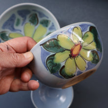 Load image into Gallery viewer,  1950s BUCHAN Three Stoneware Bowls. EDINBURGH Pattern
