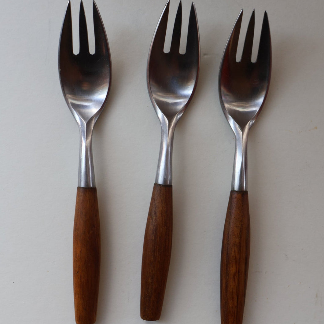 1950s. Set of Three Vintage DANSK Fjord Pattern Three-Prong Pastry Forks. Stainless Steel with Teak Handles. 6 1/2 inches