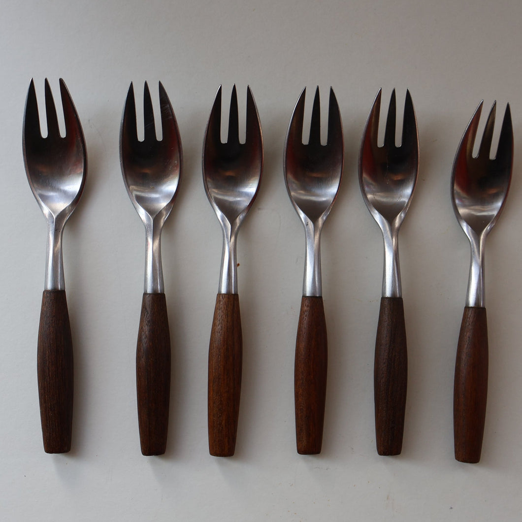 1950s. Set of Six Vintage DANSK Fjord Pattern Three-Prong Pastry Forks. Stainless Steel with Teak Handles. 6 1/2 inches