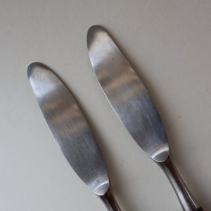 1950s. Pair of Vintage DANSK Fjord Pattern Dinner Knives. Stainless Steel with Teak Handles. 8 1/4 inches