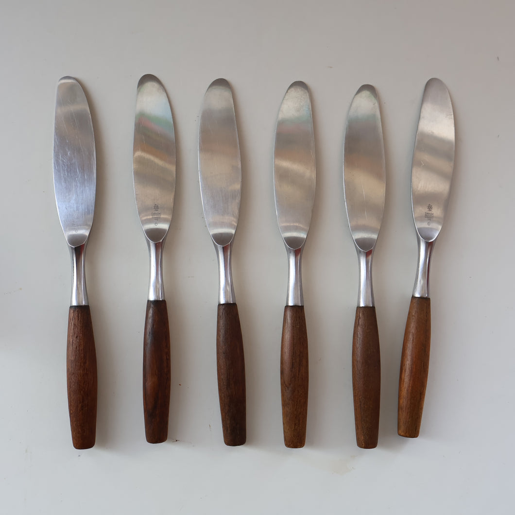 1950s. Set of Six Vintage DANSK Fjord Pattern Dinner Knives. Stainless Steel with Teak Handles. 8 1/4 inches