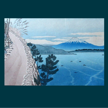 Load image into Gallery viewer, Gihachiro Okuyama (1907 - 1981). Vintage Japanese Woodblock Print of Mount Fuji

