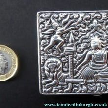 Load image into Gallery viewer, ANTIQUE 1870s Indian Chased Silver Oblong Snuff Box. TRICHINOPOLY.
