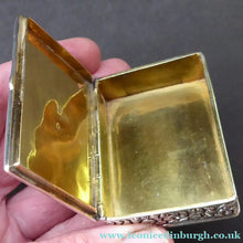 Load image into Gallery viewer, ANTIQUE 1870s Indian Chased Silver Oblong Snuff Box. TRICHINOPOLY.
